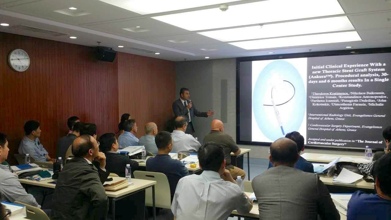 Theodoros Kratimenos教授颁布Ankura?胸自动脉覆膜支架临床随访了局.jpg