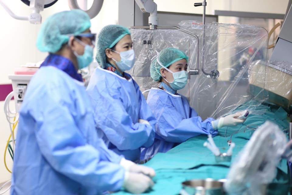 Dr.Pimpak Prachasilchai使用KONAR-MF?多职能封堵器进行封堵手术（第四台）.jpg